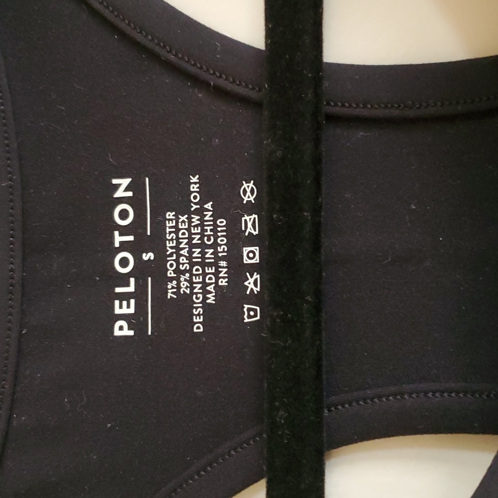 Racerback workout top - Picture 2 of 5